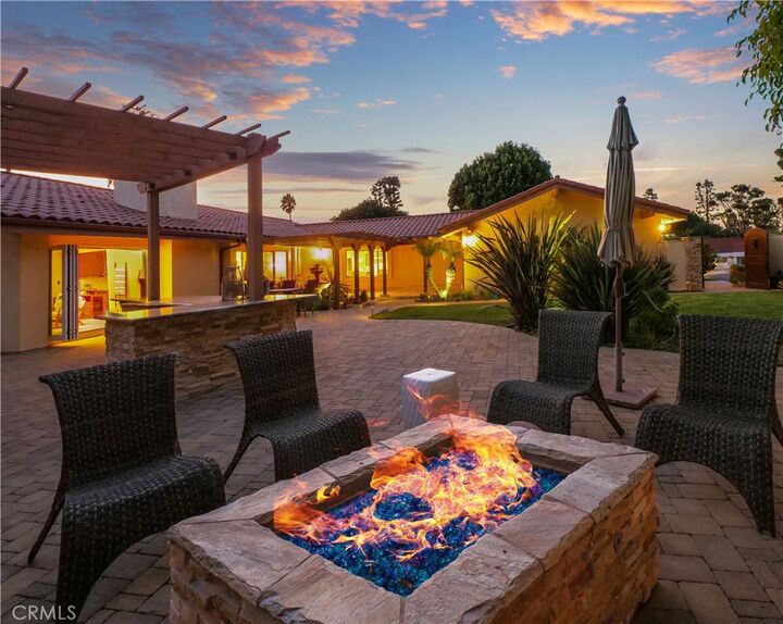 Property Photo: 30256 Avenida Selecta CA 90275