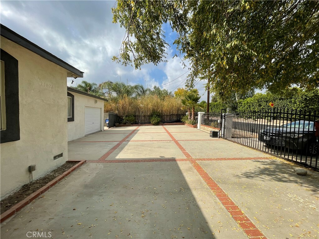 Property Photo:  21022 San Jose Street  CA 91311 