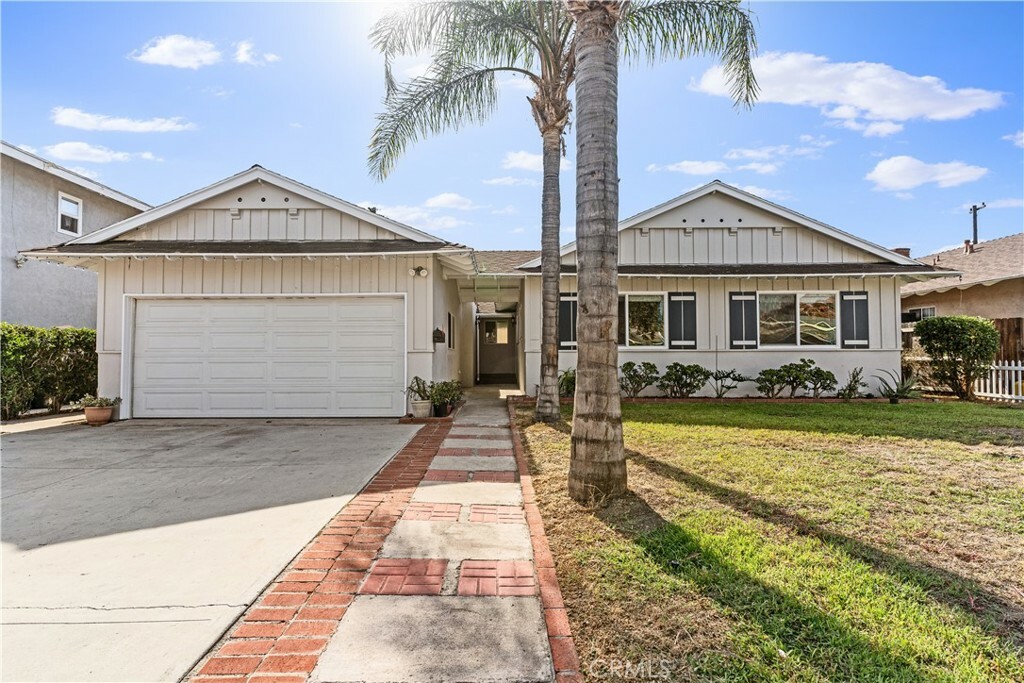 Property Photo: 1808 E Arbutus Avenue CA 92805