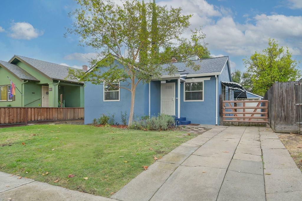 Property Photo:  5008 9th Avenue  CA 95820 