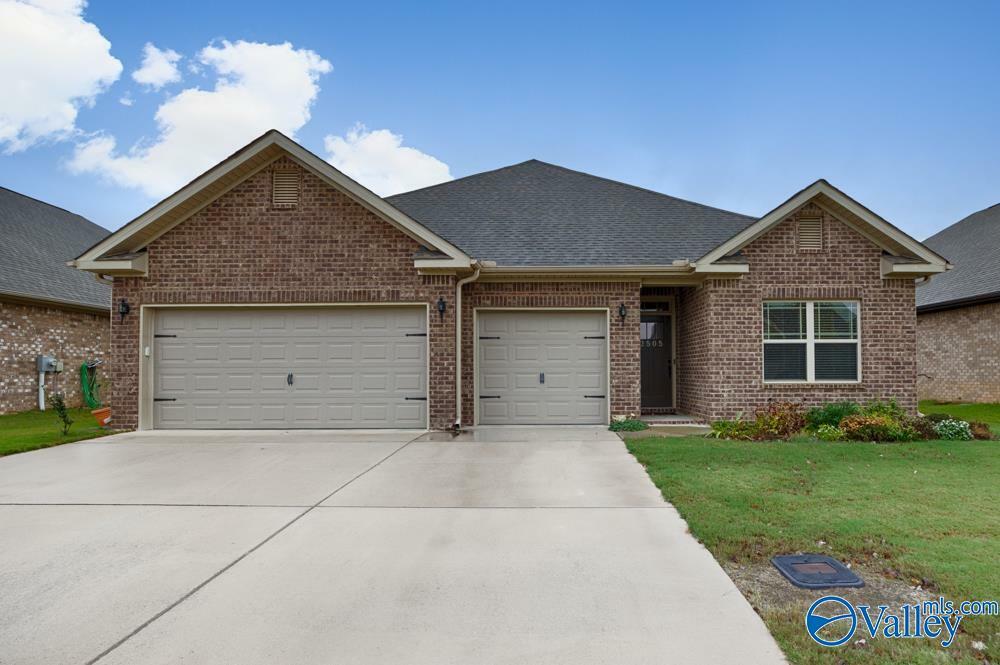 Property Photo:  2505 West Winfield Circle  AL 35803 