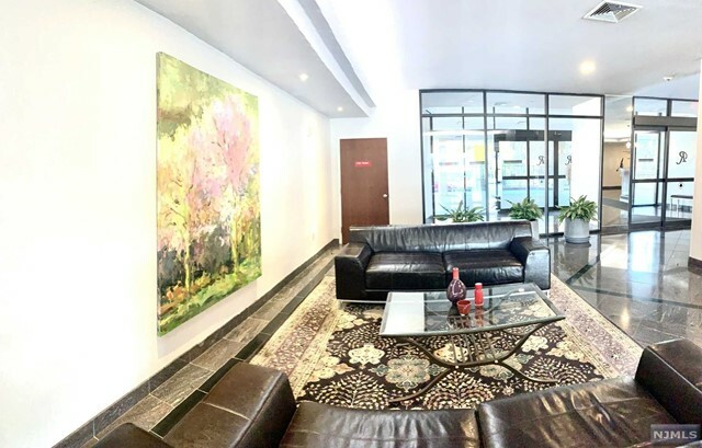 Property Photo:  2150 Center Avenue 6E  NJ 07024 