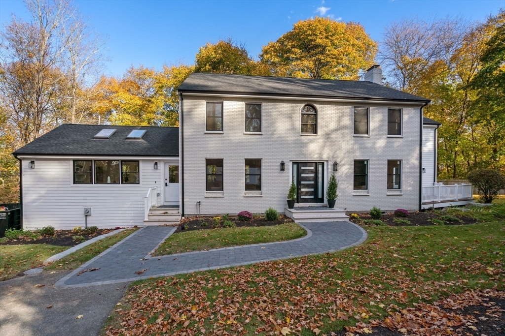 Property Photo:  7 Garden Road  MA 02481 