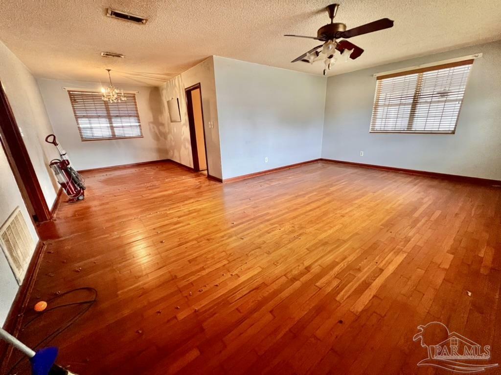 Property Photo:  3200 E Avery St  FL 32503 