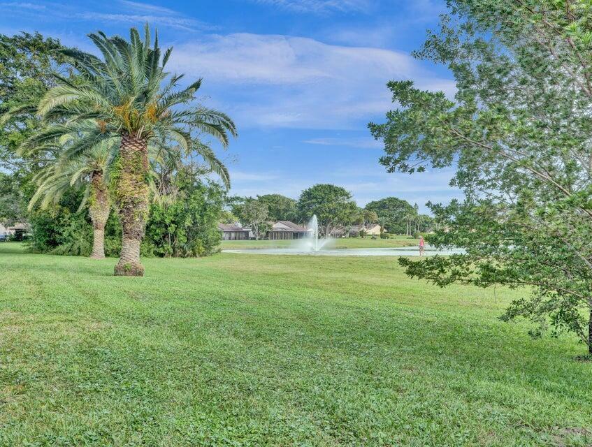 Property Photo:  9264 Vista Del Lago H  FL 33428 