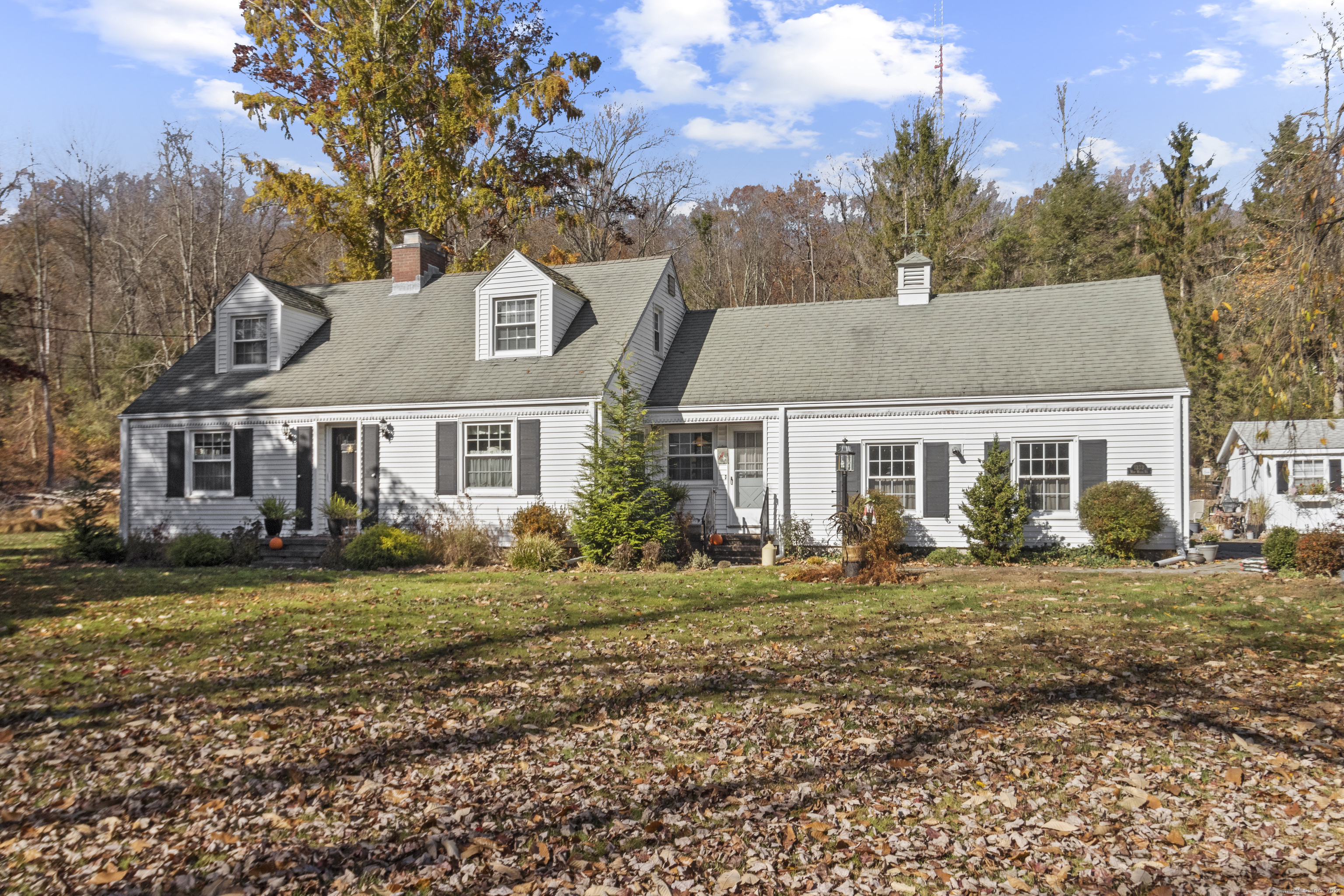 Property Photo:  1333 West Woods Road  CT 06518 