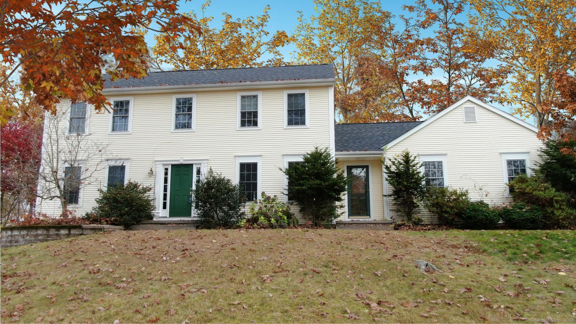 Property Photo:  19 High Ledge Circle  CT 06040 