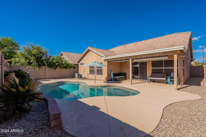 Property Photo: 559 E Jasper Drive AZ 85296