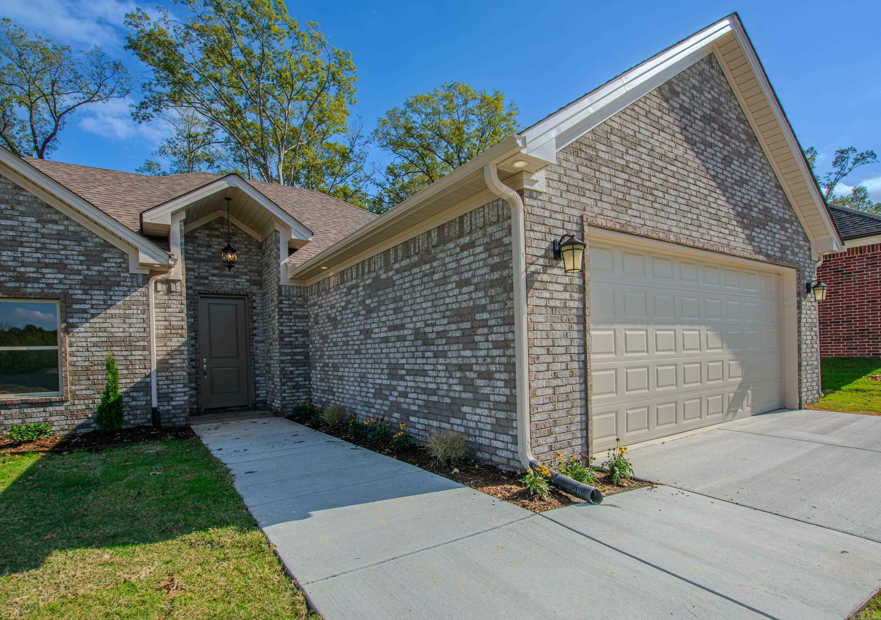 Property Photo:  5009 Springwood Circle  AR 72022 