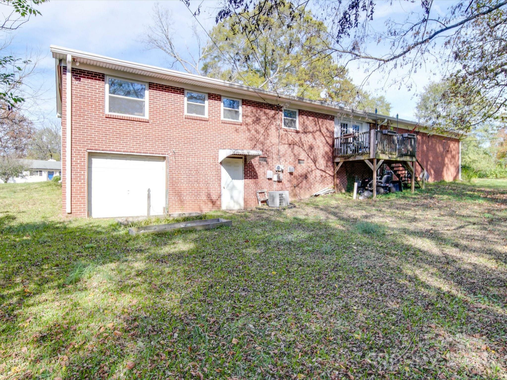 Property Photo:  215 Mellwood Drive  NC 28214 