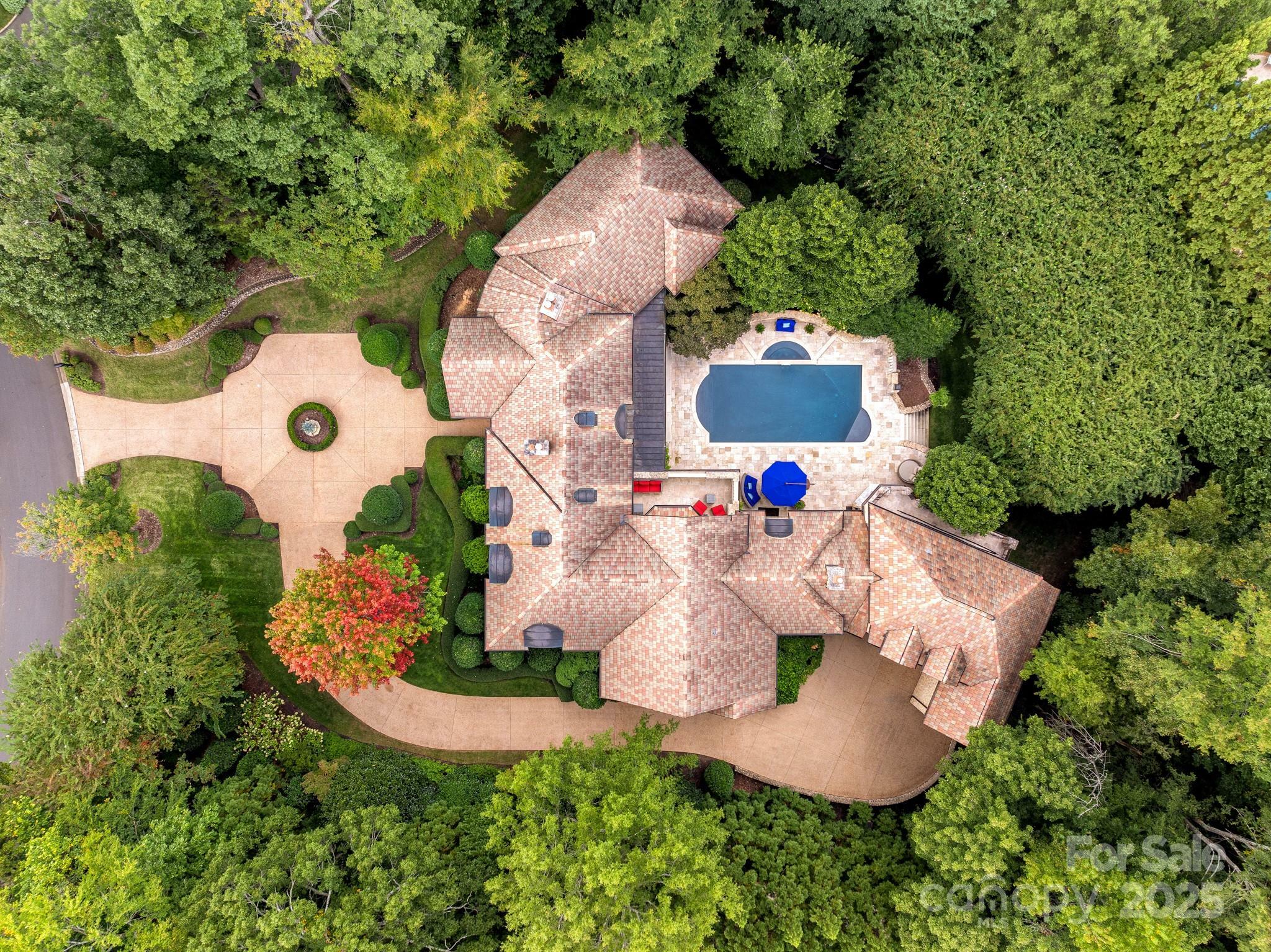 Property Photo: 4231 Fox Brook Lane NC 28211