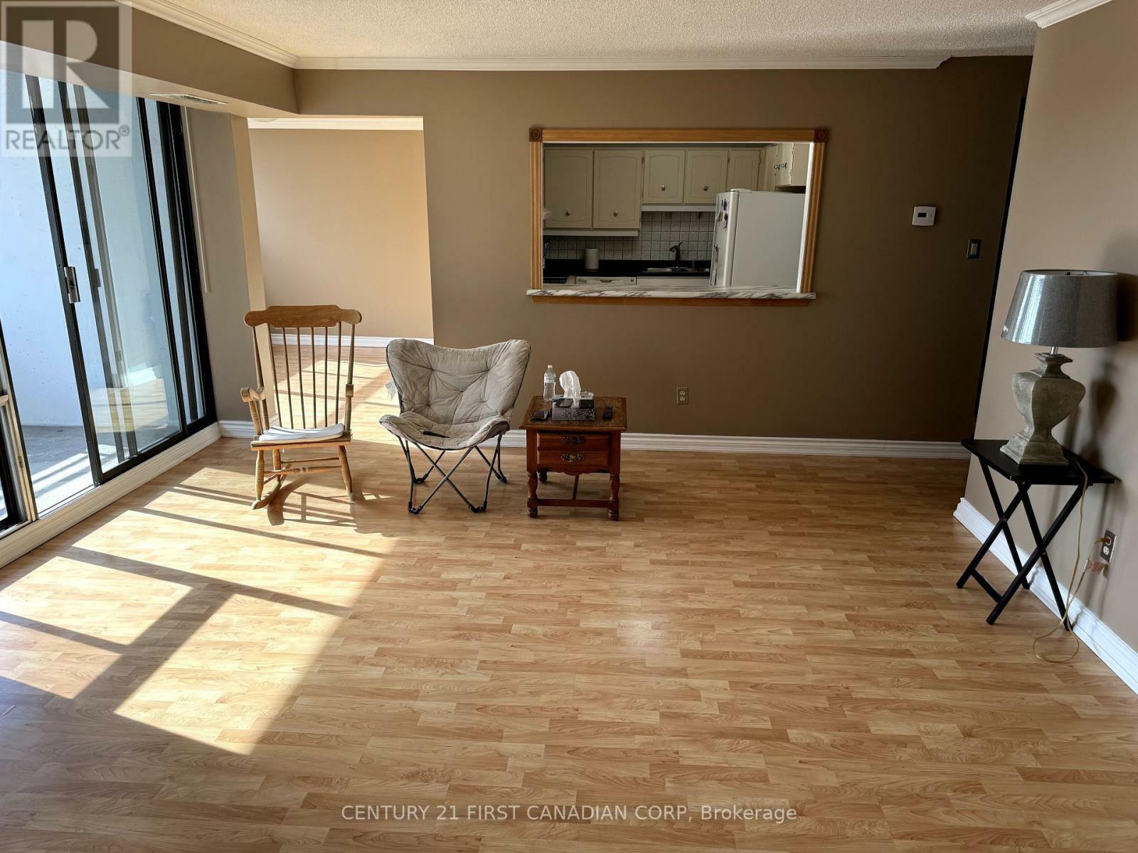 Property Photo:  380 King Street 1105  ON N6B 3L6 