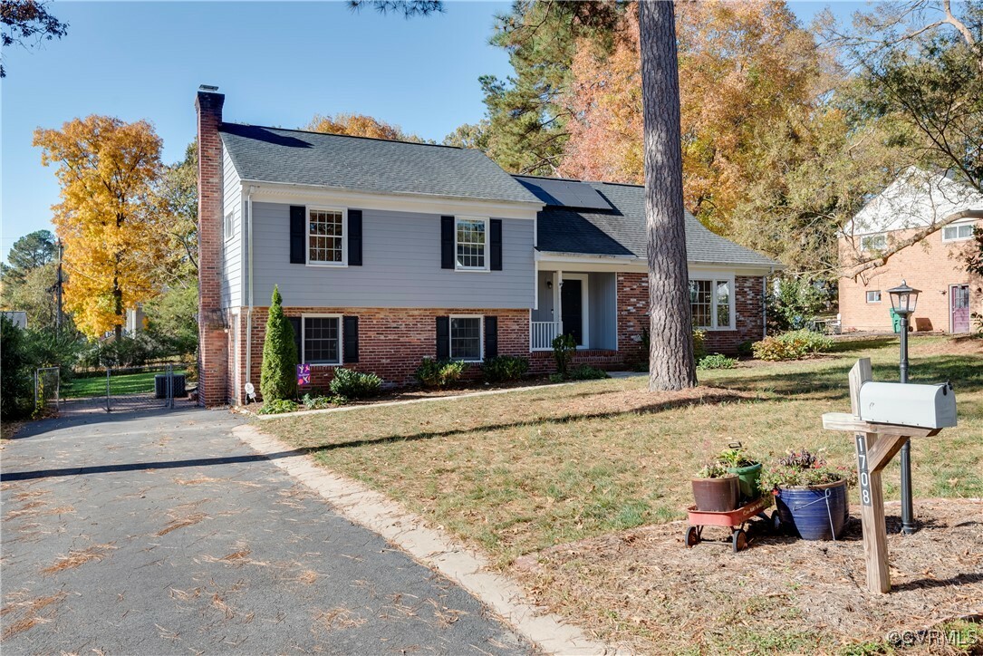 Property Photo:  1708 Careybrook Drive  VA 23238 