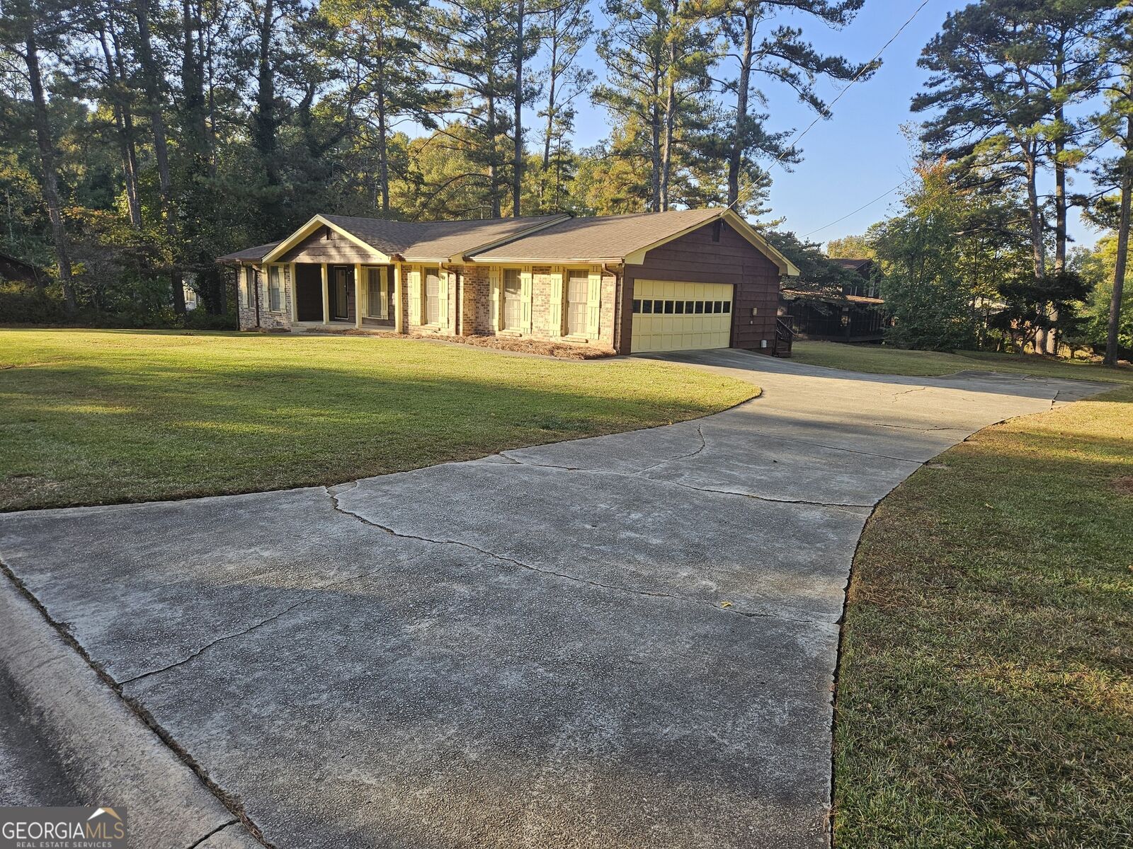 Property Photo:  1015 Strawberry Lane  GA 30294 