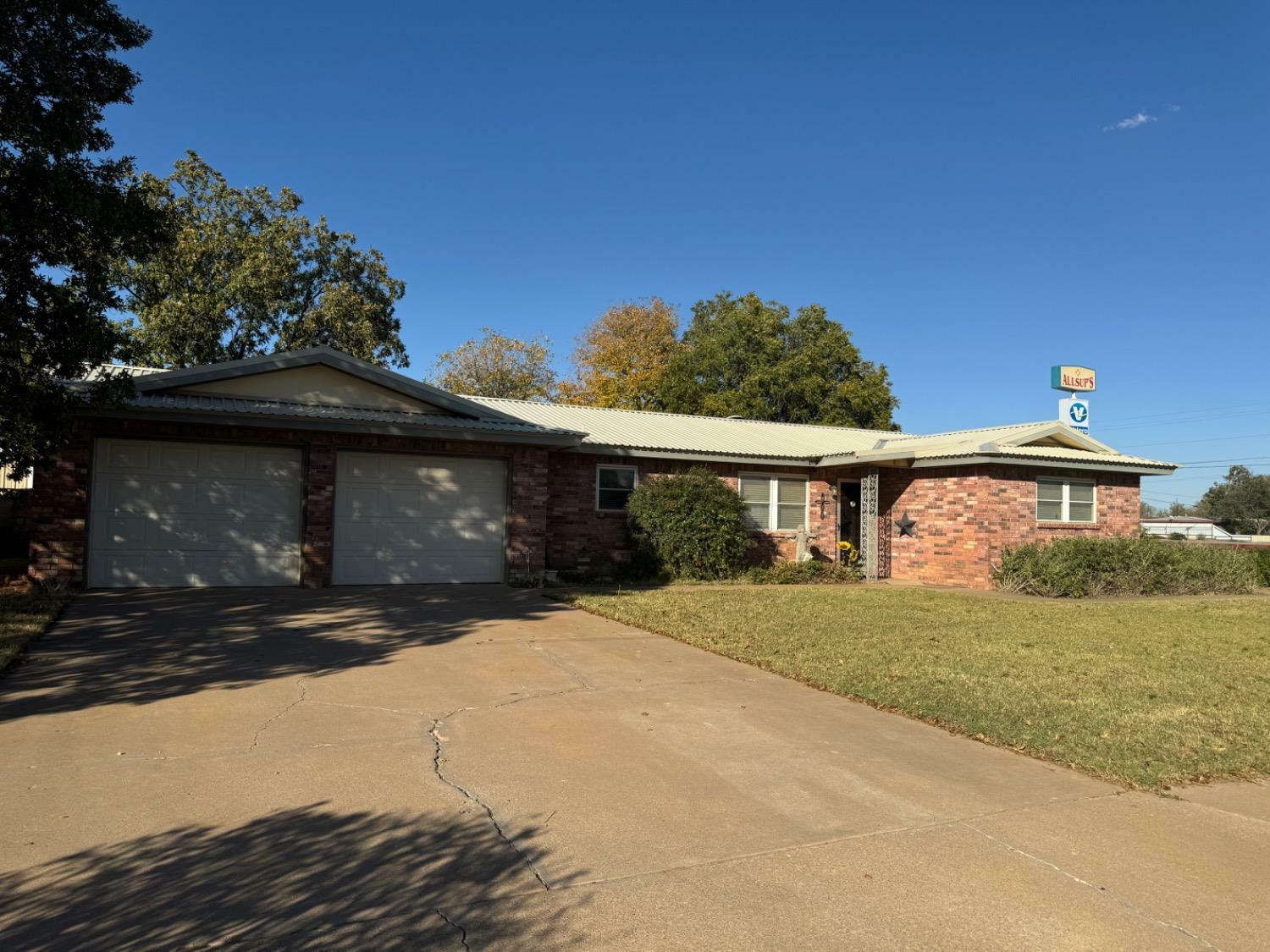 Property Photo:  815 Linda Lane  TX 79323 