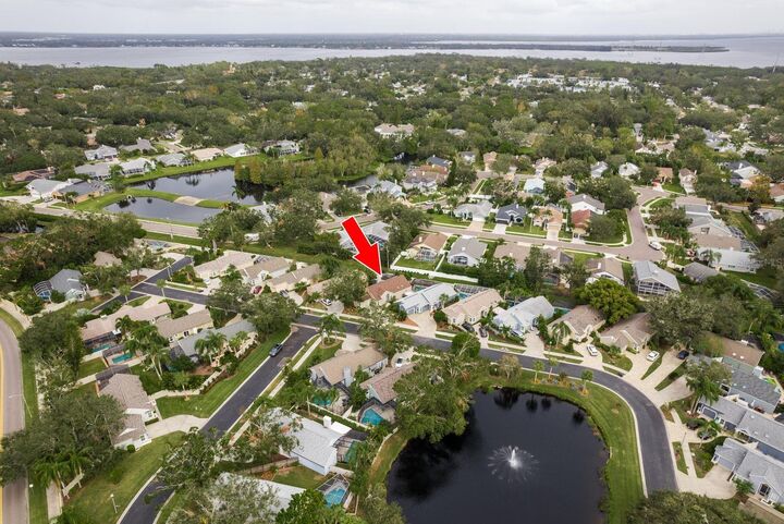 Property Photo:  1212 Roxbury Drive  FL 34695 
