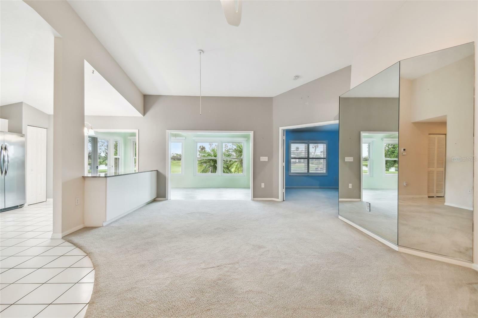 Property Photo:  2612 Edgewater Court  FL 34221 