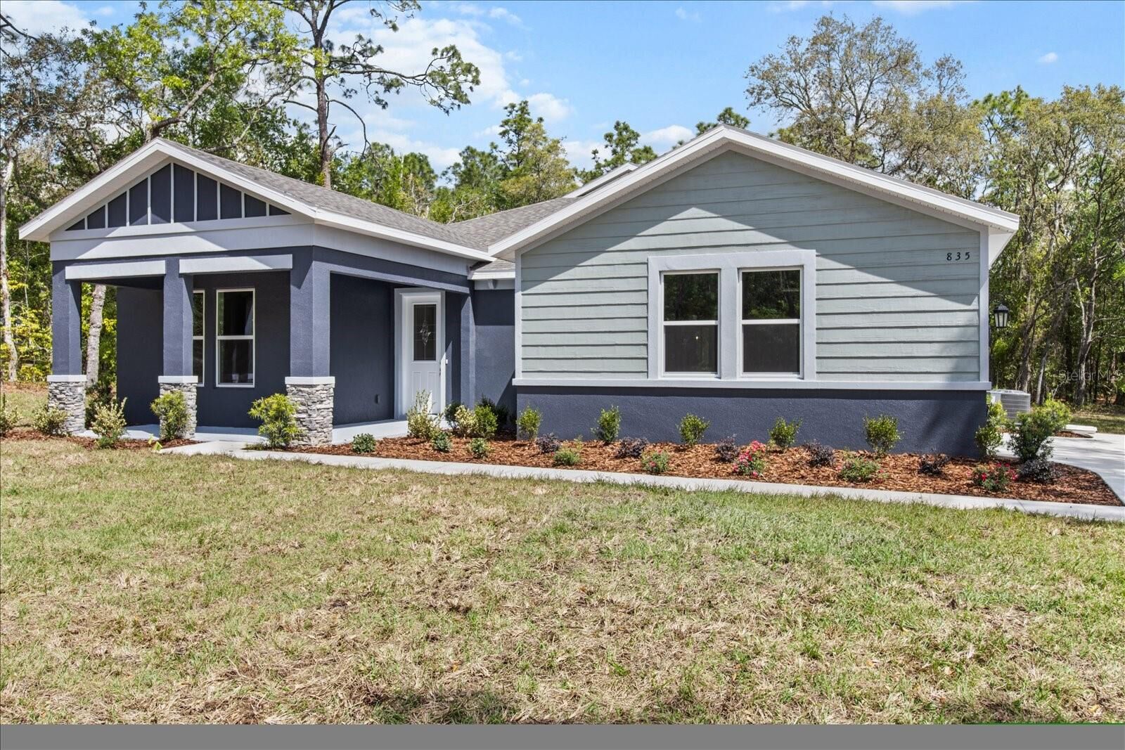 Property Photo:  835 W National Street  FL 34442 