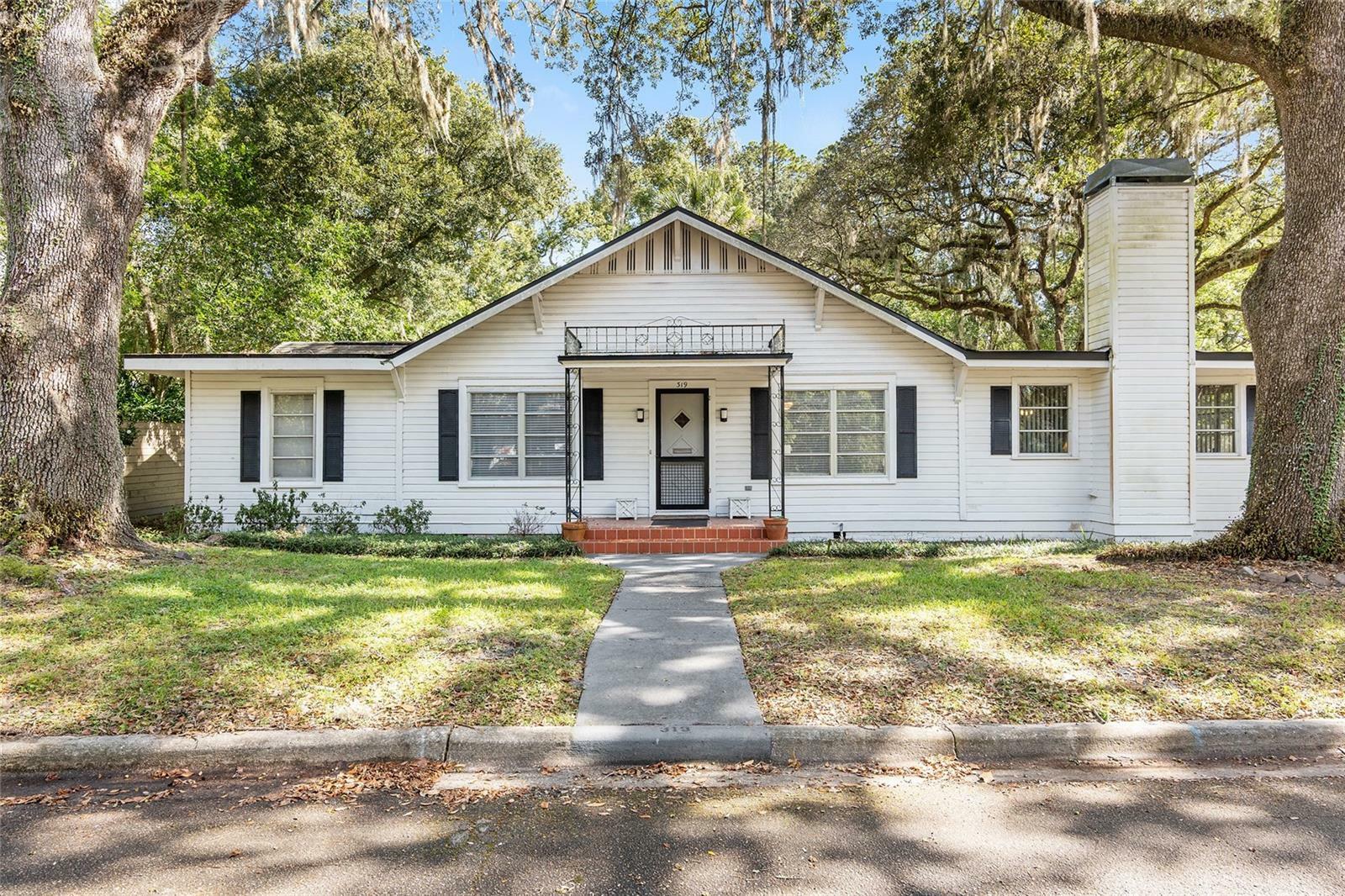 Property Photo:  319 NW 21st Street  FL 32603 