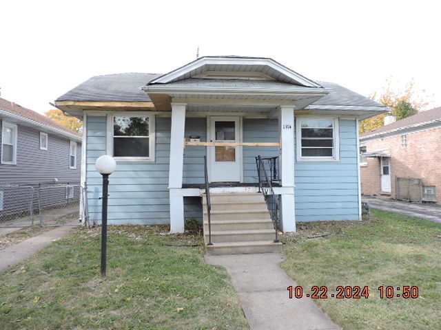 Property Photo:  1914 S 21st Avenue  IL 60153 