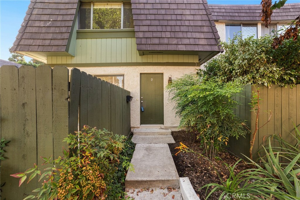 Property Photo:  2864 E Jackson Avenue D  CA 92806 