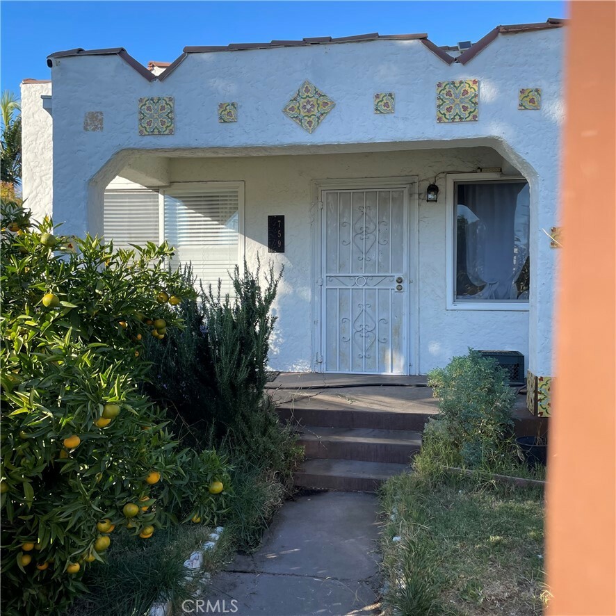 Property Photo:  759 E 89th Street  CA 90002 