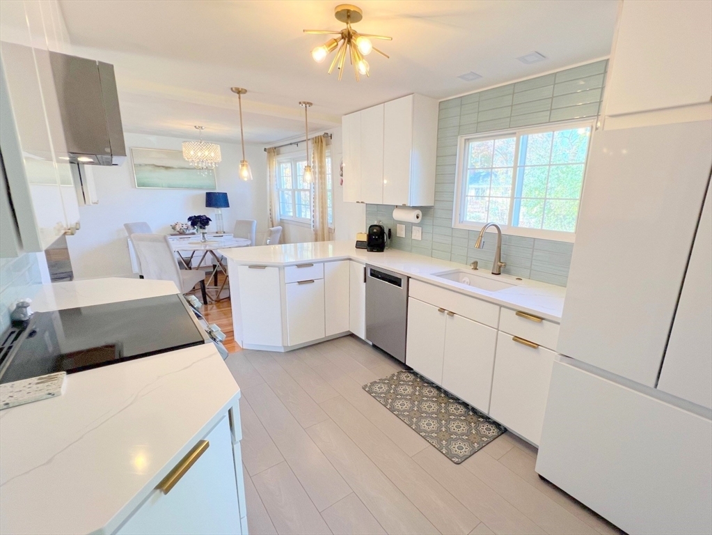 Property Photo:  77 W Albert St  MA 01851 