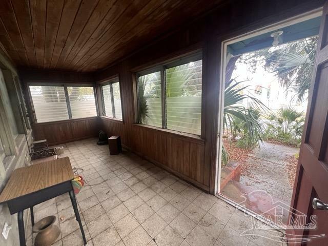 Property Photo:  217 N Barcelona St  FL 32502 