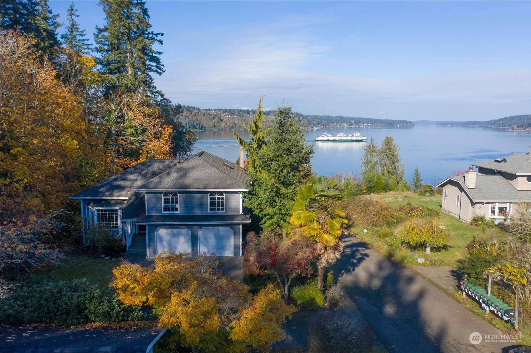 Property Photo:  4448  Waterman Ridge Lane E  WA 98366 