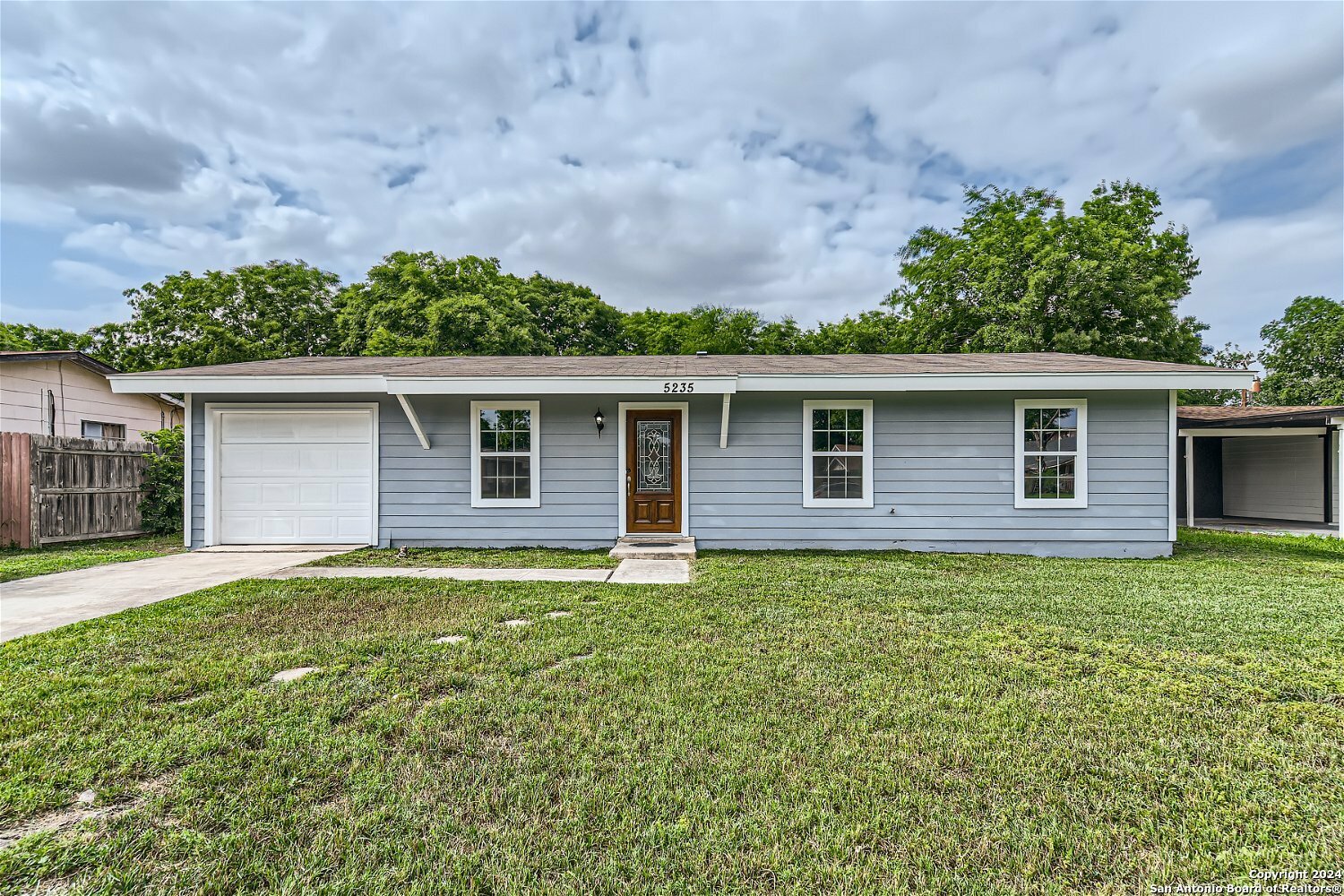 Property Photo:  5235 Village Glen  TX 78218 