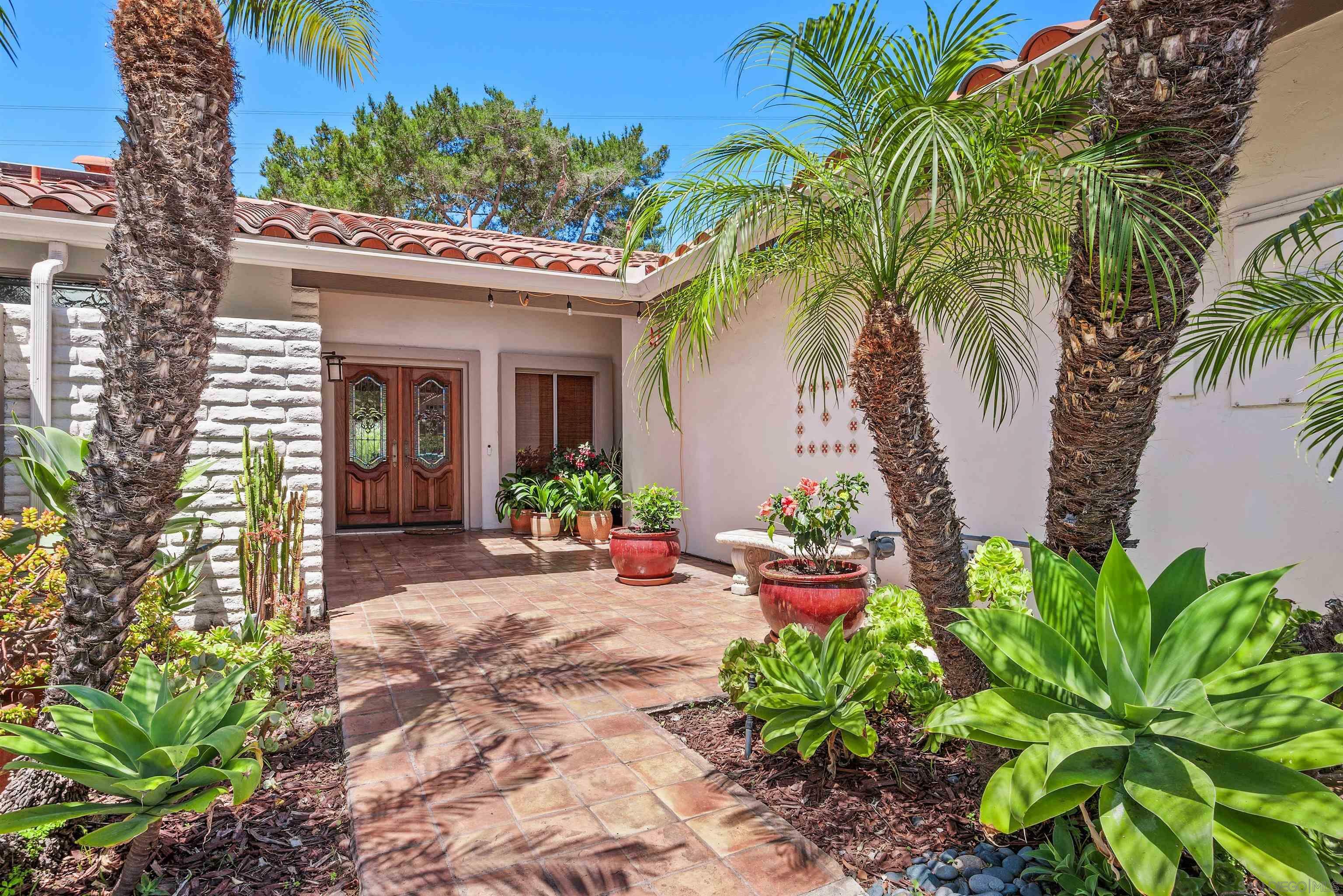 Property Photo: 131 Morelia Ct CA 92075