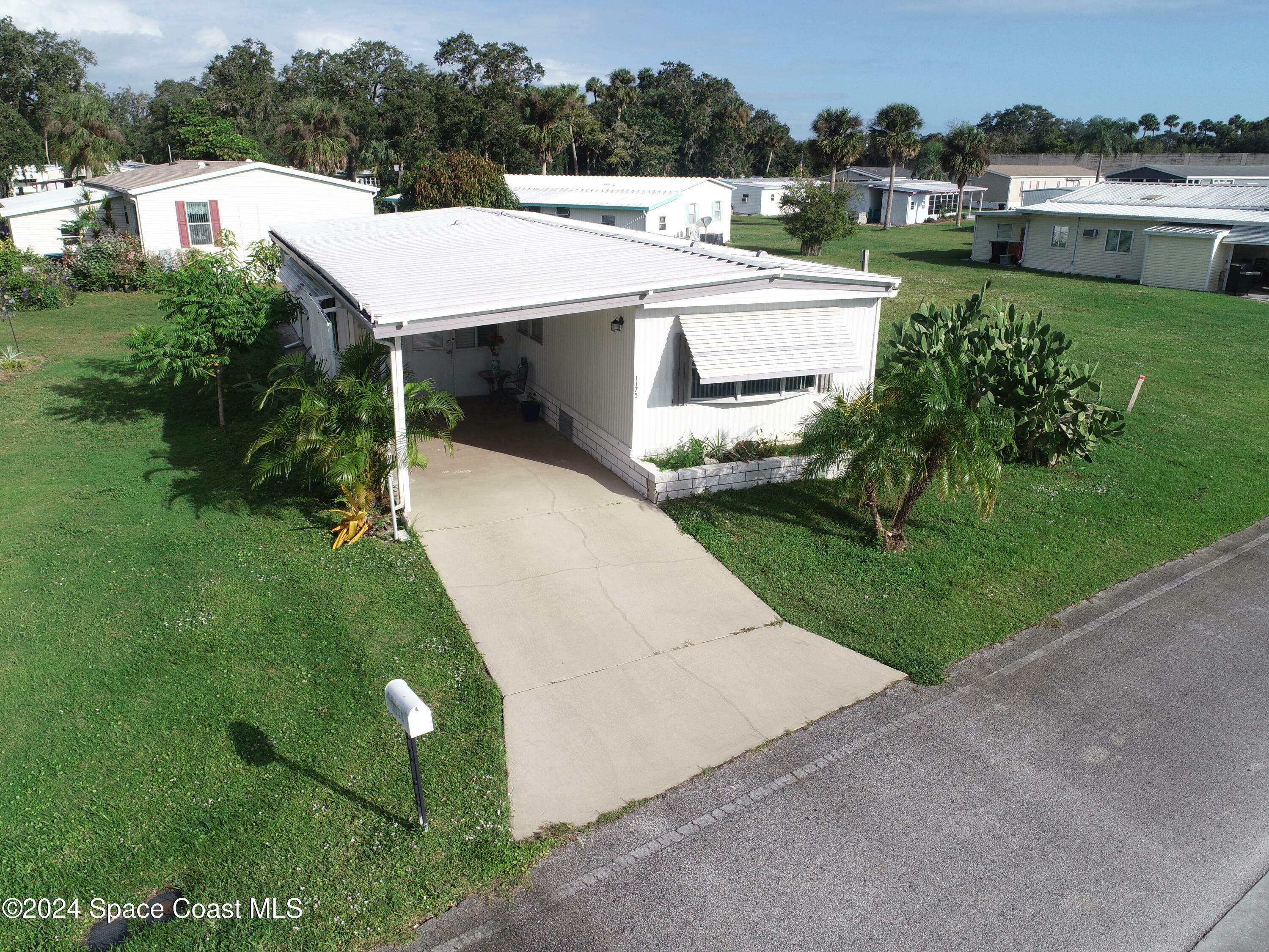 Property Photo:  1175 Greenview Court NE  FL 32907 