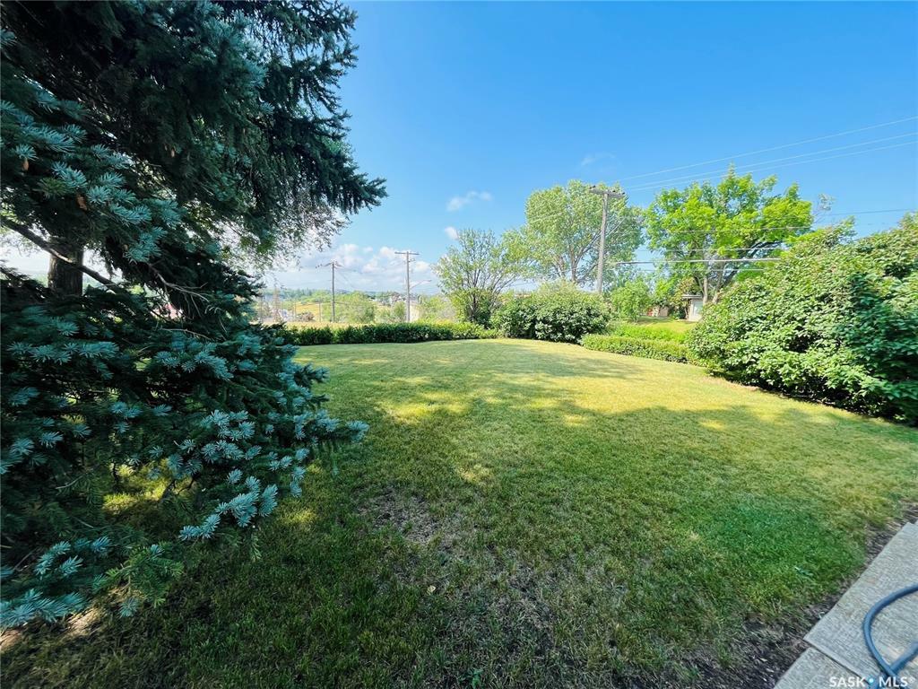 Property Photo:  604 North Hill Drive  SK S9H 1X2 