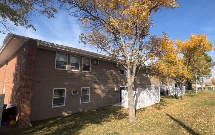 Property Photo: 301 12th St SD 57437