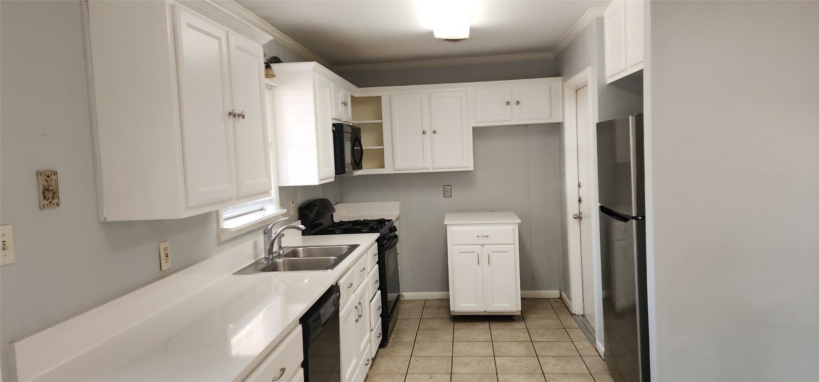 Property Photo:  2700 E East Side Drive  TX 78704 