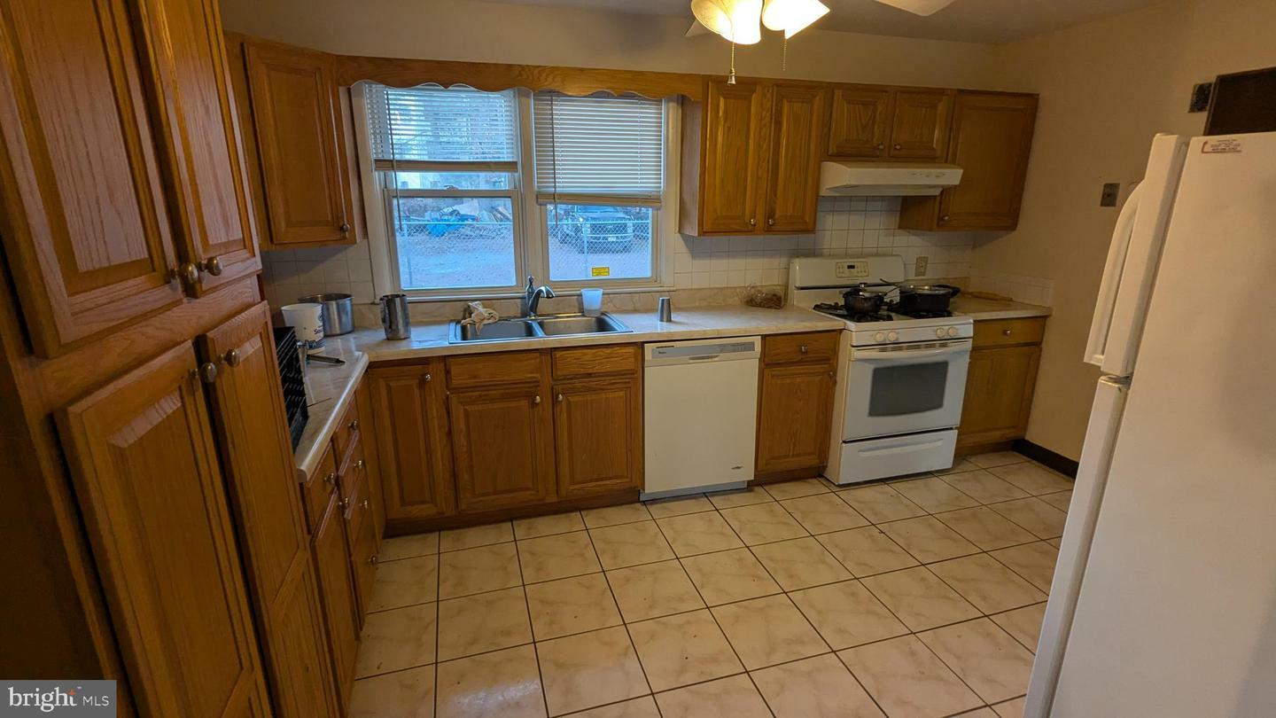 Property Photo:  4032 Quakerbridge Road  NJ 08648 