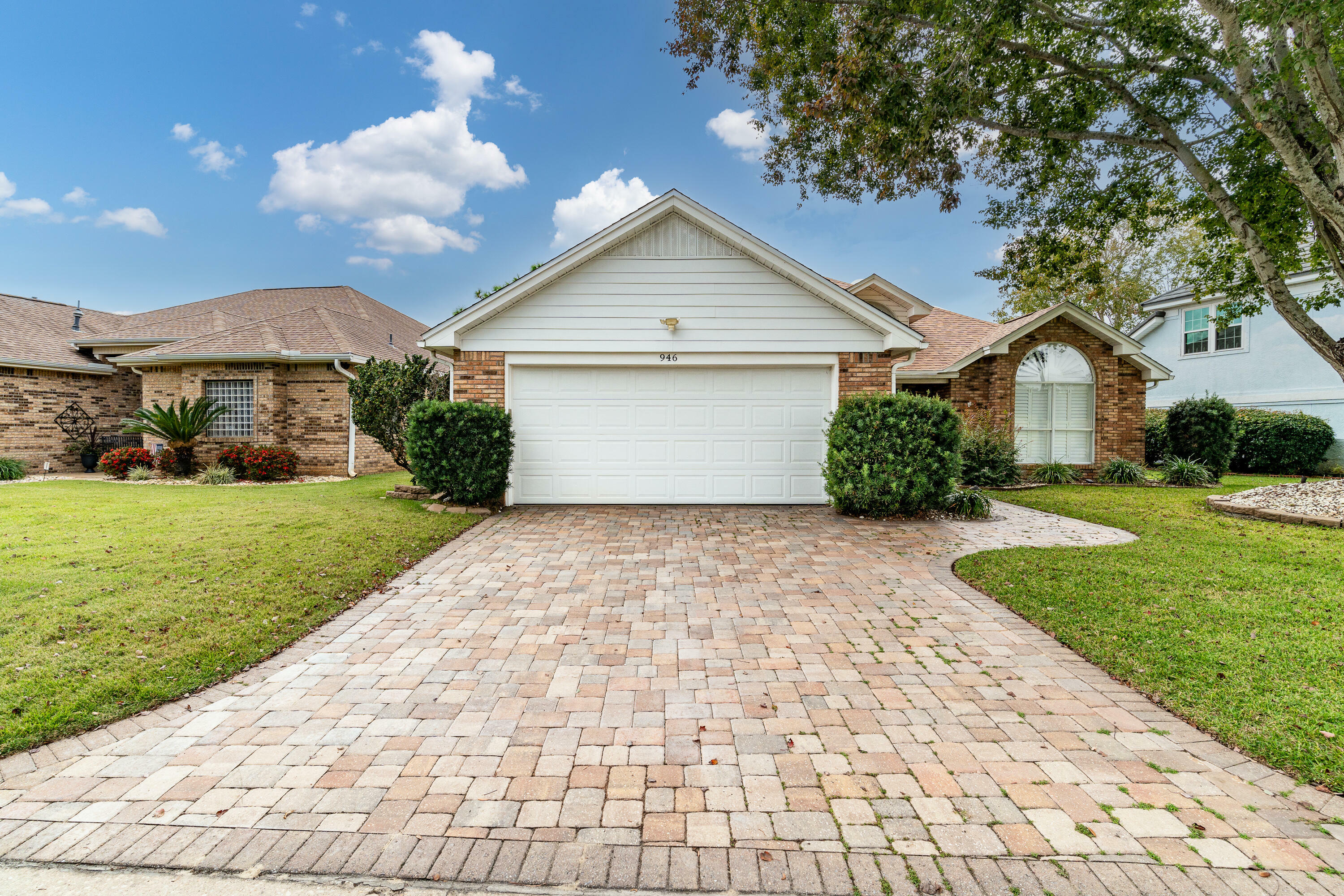 Property Photo:  946 Shalimar Point Drive  FL 32579 