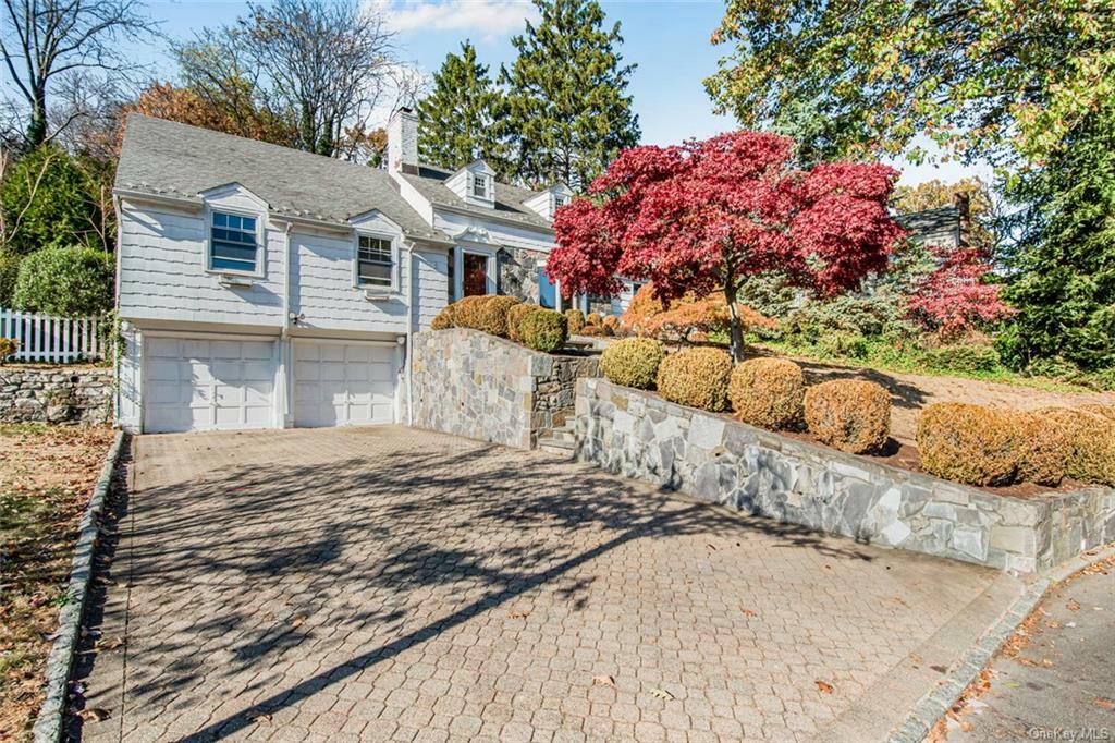 Property Photo:  39 Thornbury Road  NY 10583 