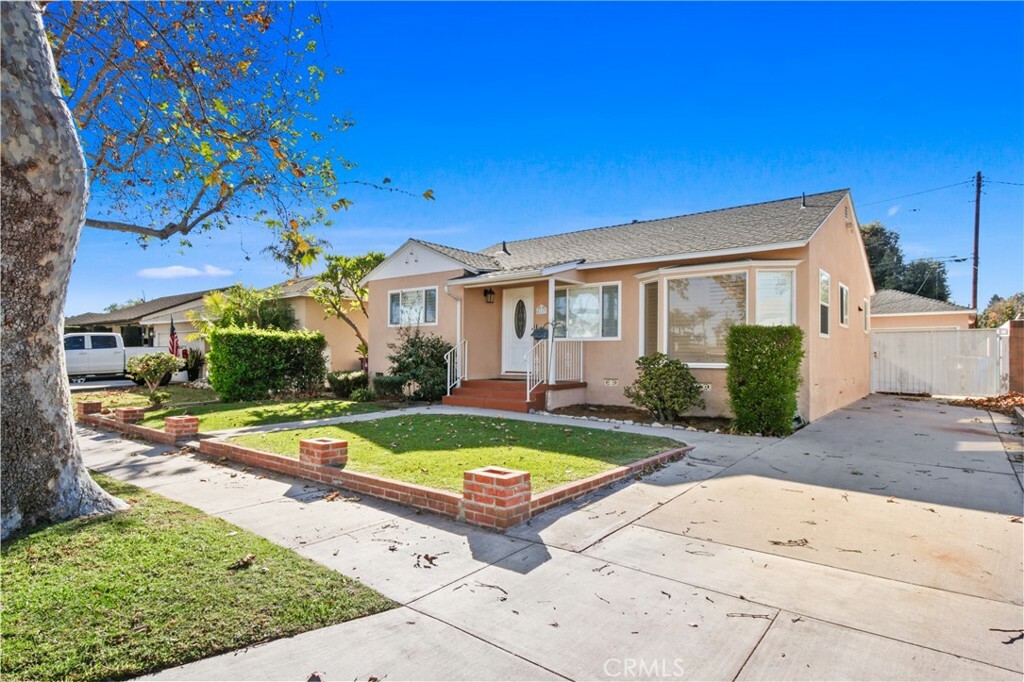 4859 Autry Avenue  Long Beach CA 90808 photo