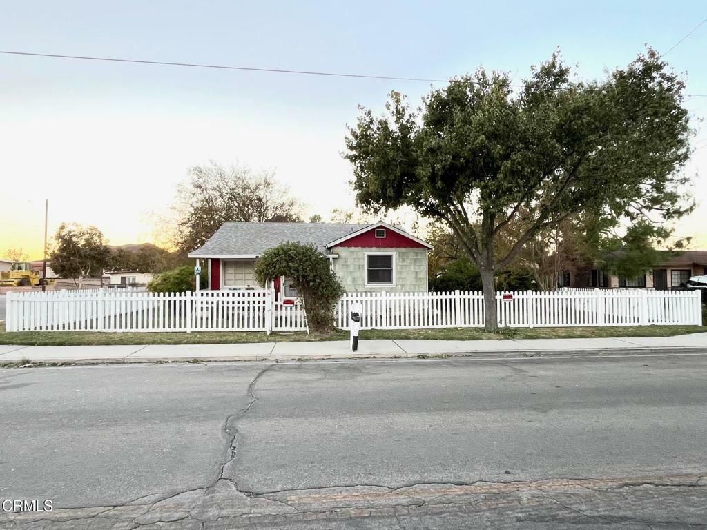 Property Photo:  1821 4th Street  CA 93065 