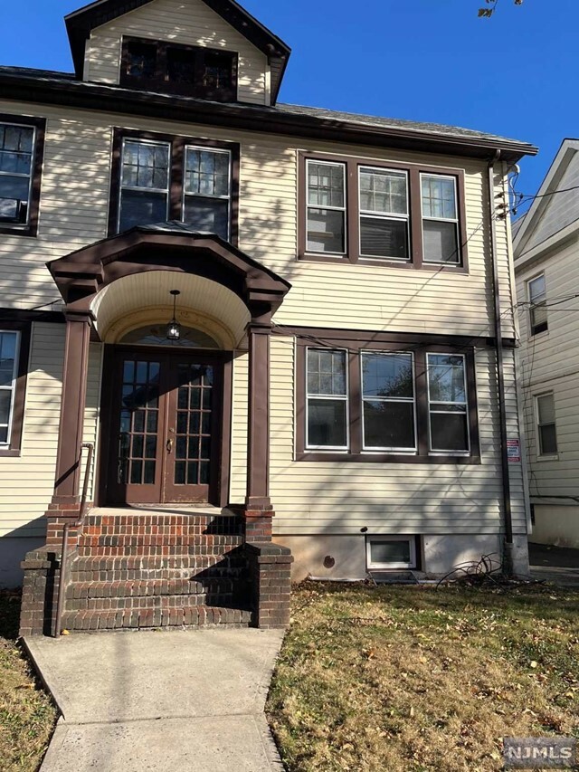 Property Photo:  921-923 Sheridan Avenue 1-R  NJ 07208 