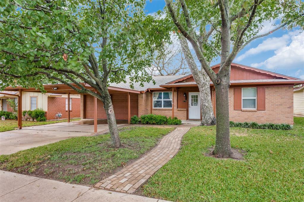 Property Photo:  1422 Phillips Street  TX 76033 