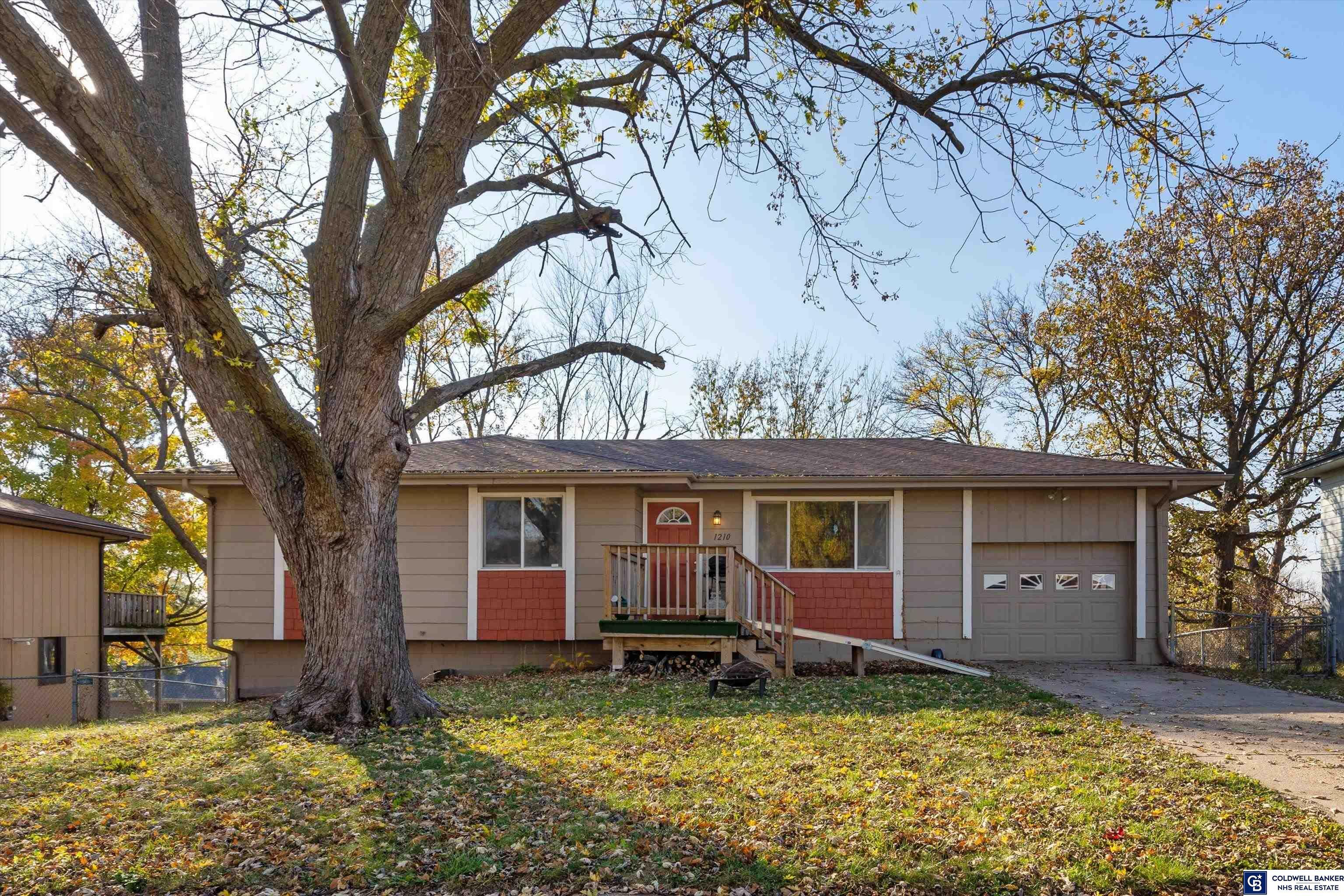 Property Photo:  1210 Willow Avenue  NE 68005 