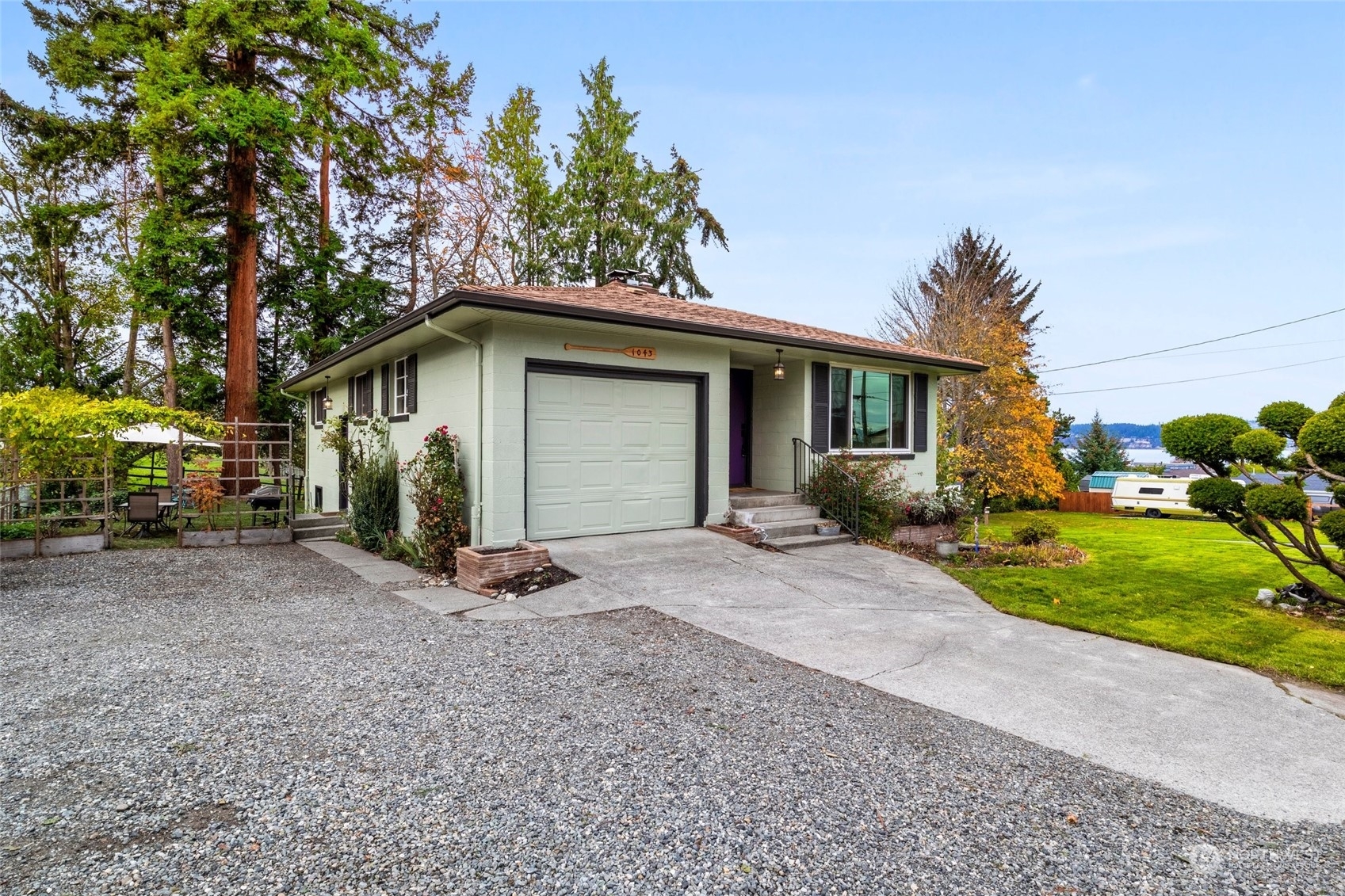 Property Photo:  1043 Scenic Avenue  WA 98282 