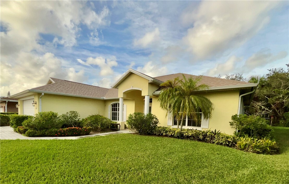 Property Photo:  850 41st Court  FL 32960 