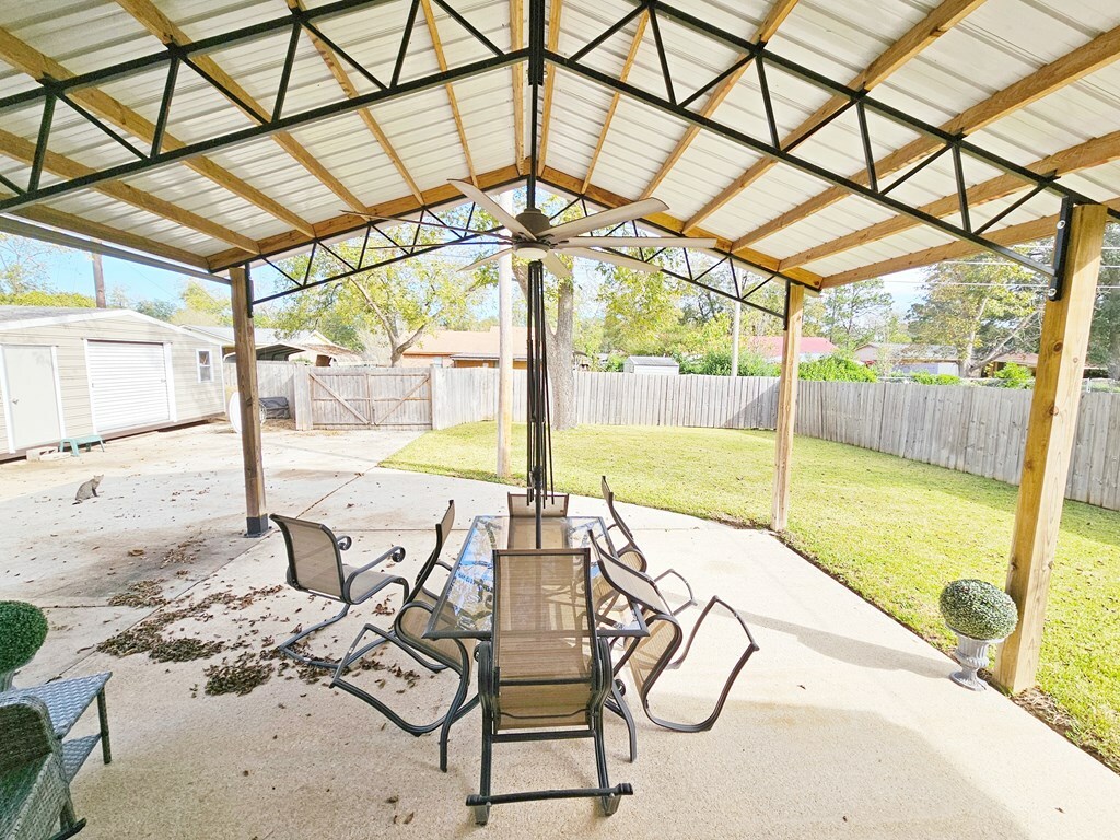 Property Photo:  2115 Techwood Dr  GA 31707 