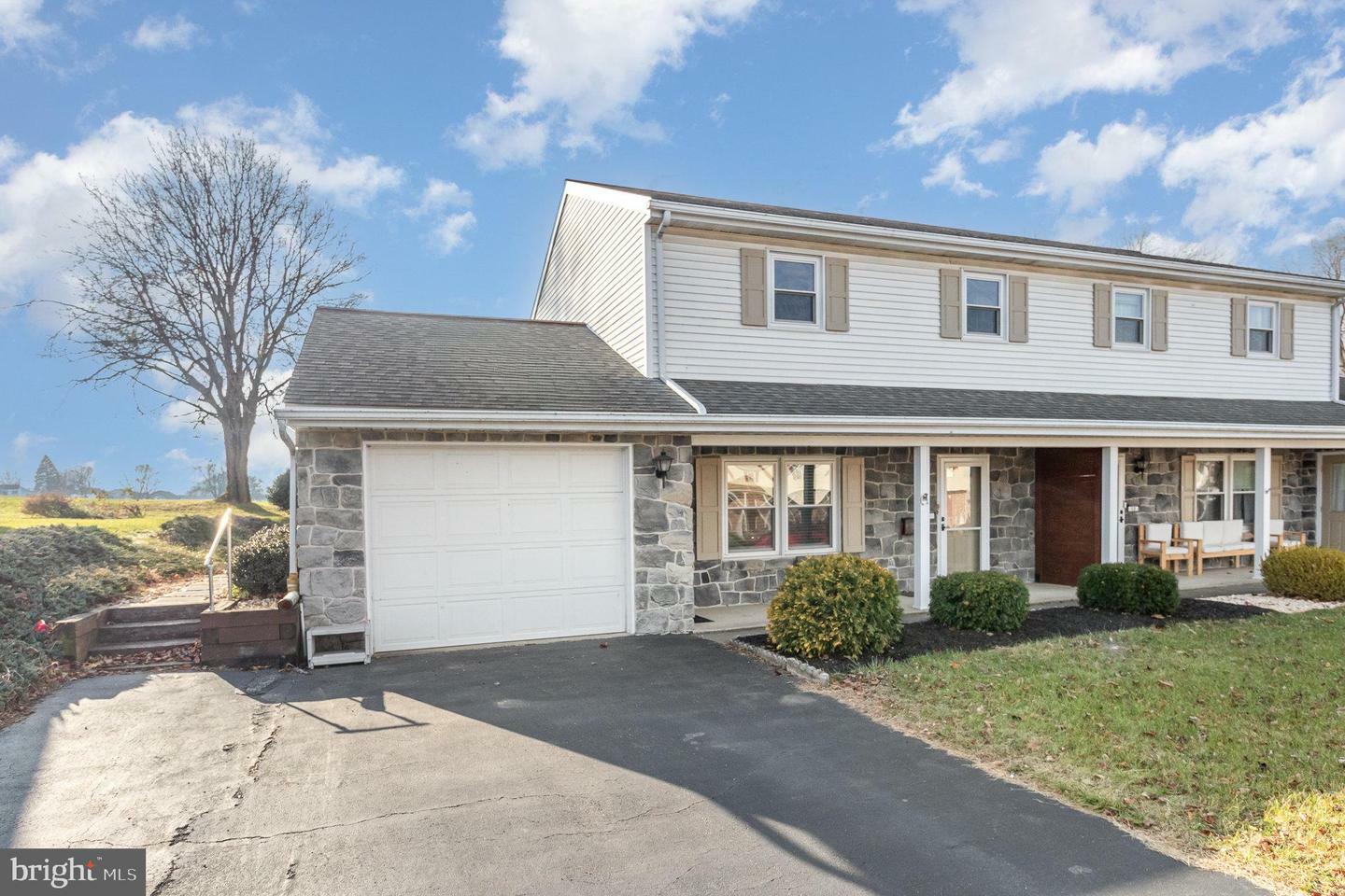 Property Photo:  8 Oriole Drive  PA 17522 