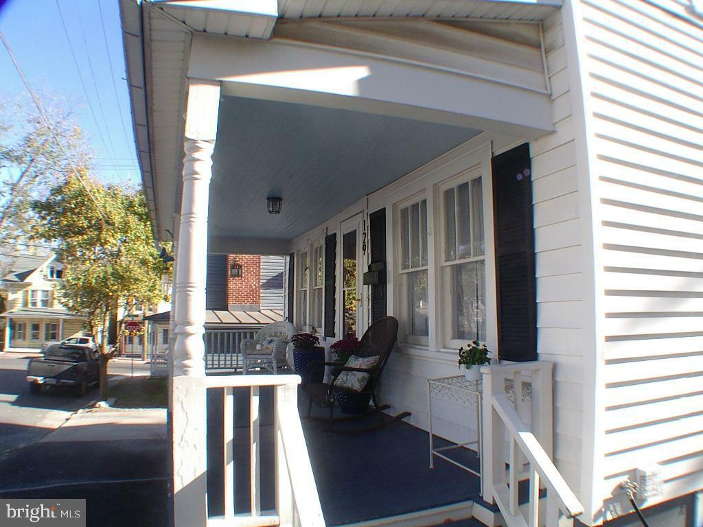 Property Photo:  129 E Monmouth Street  VA 22601 