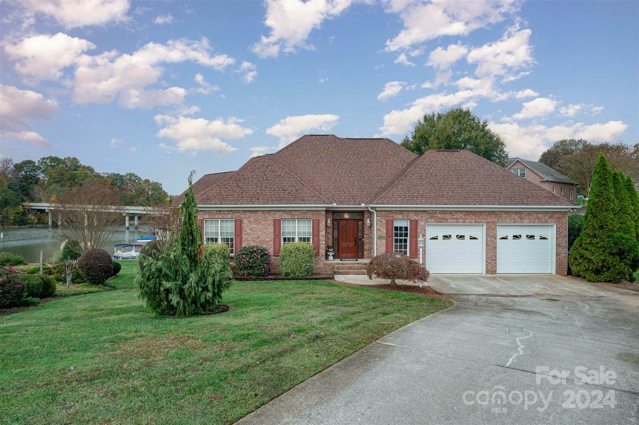 Property Photo:  219 E Tattersall Drive  NC 28677 