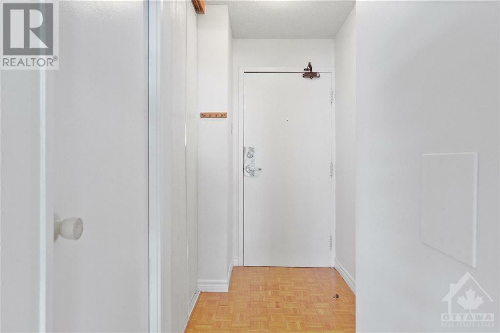 Property Photo:  475 Laurier Avenue West 1405  ON K1R 7X1 